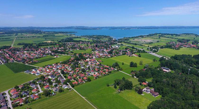 Photo of Others in Uebersee