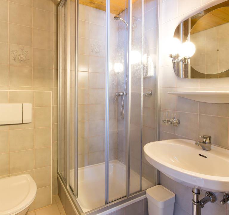 Photo of Bathroom in Plangeross