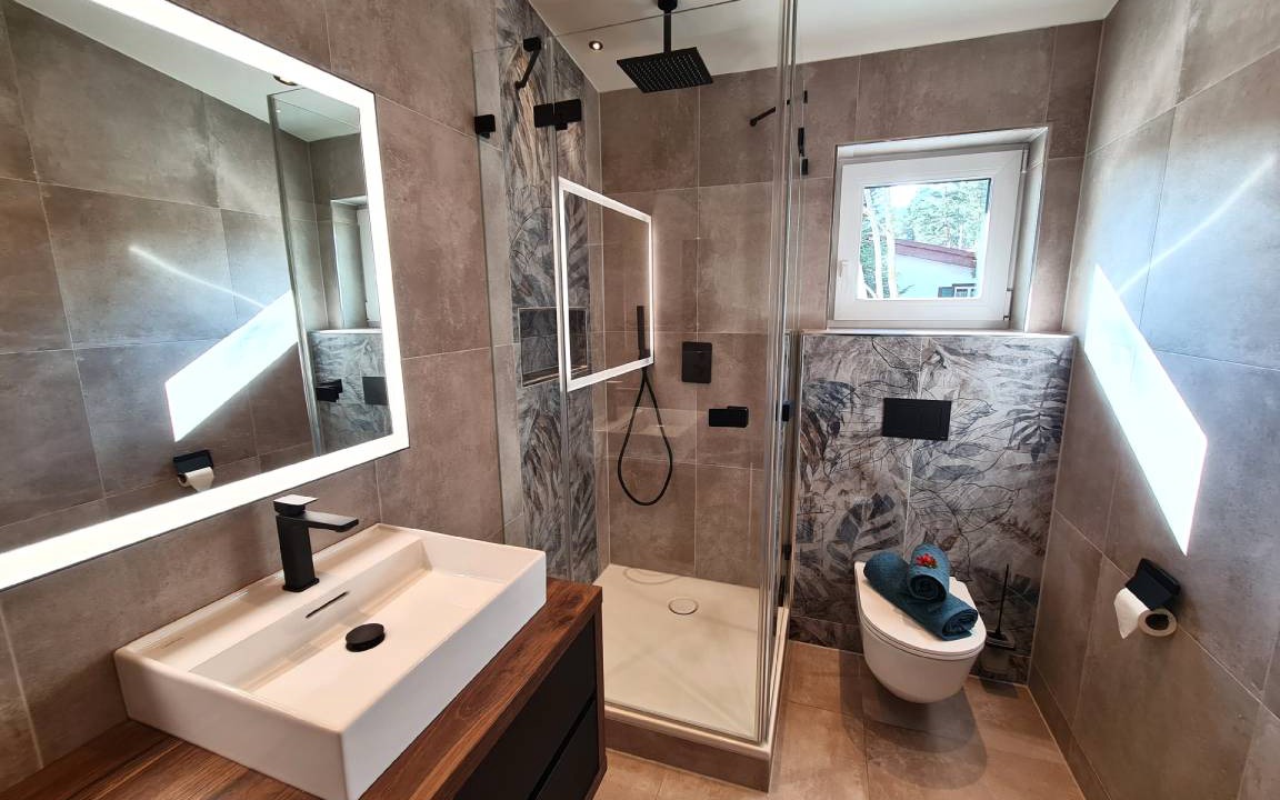 Photo of Bathroom in Roth