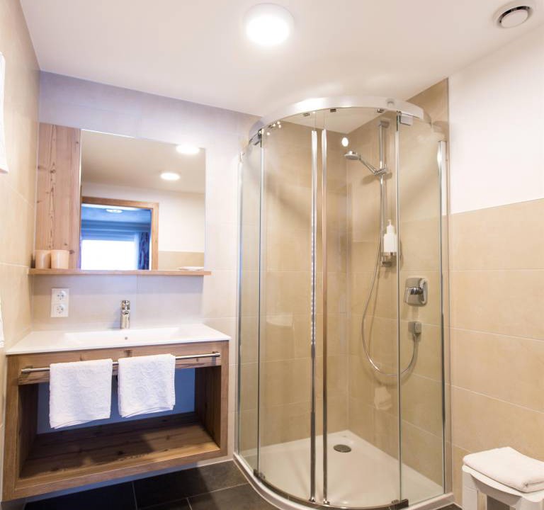 Photo of Bathroom in Plangeross