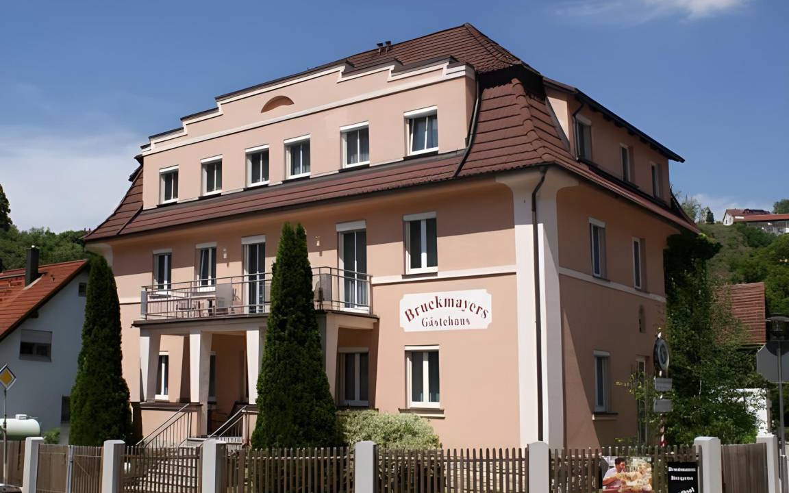 Photo of Buildings in Pottenstein