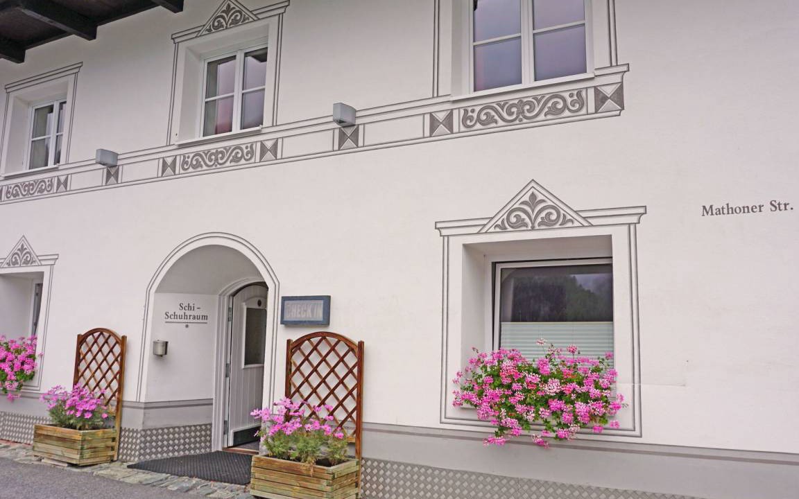 Photo of Buildings in Mathon