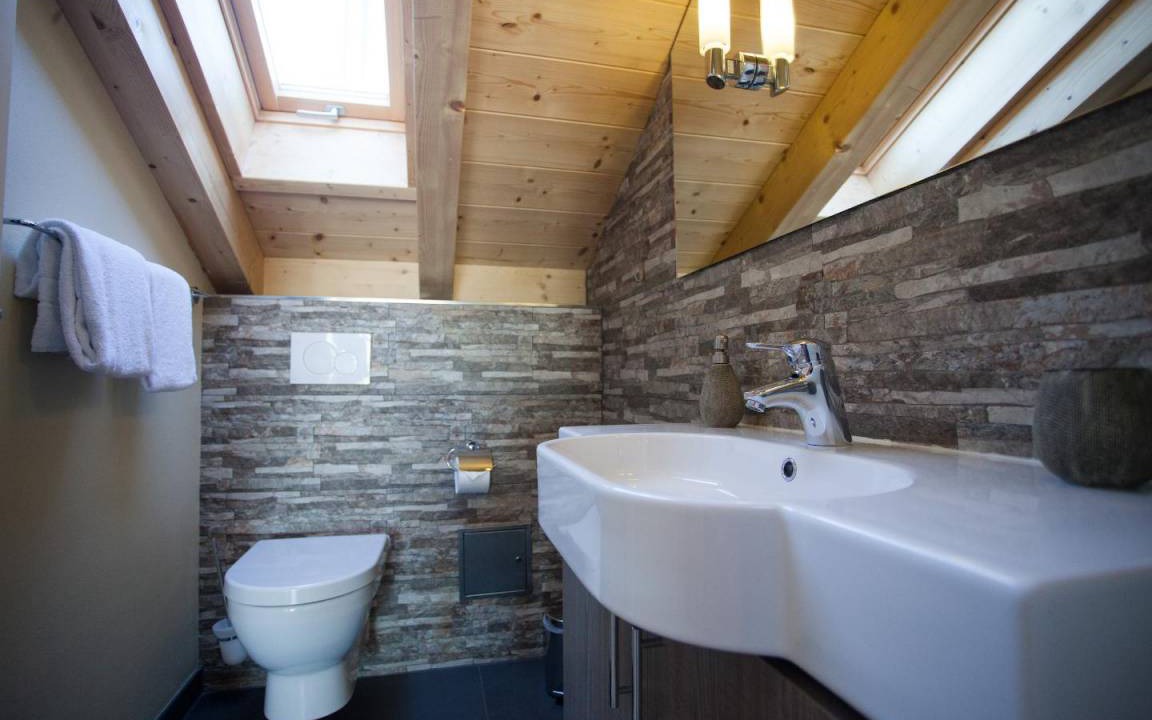 Photo of Bathroom in Farchant