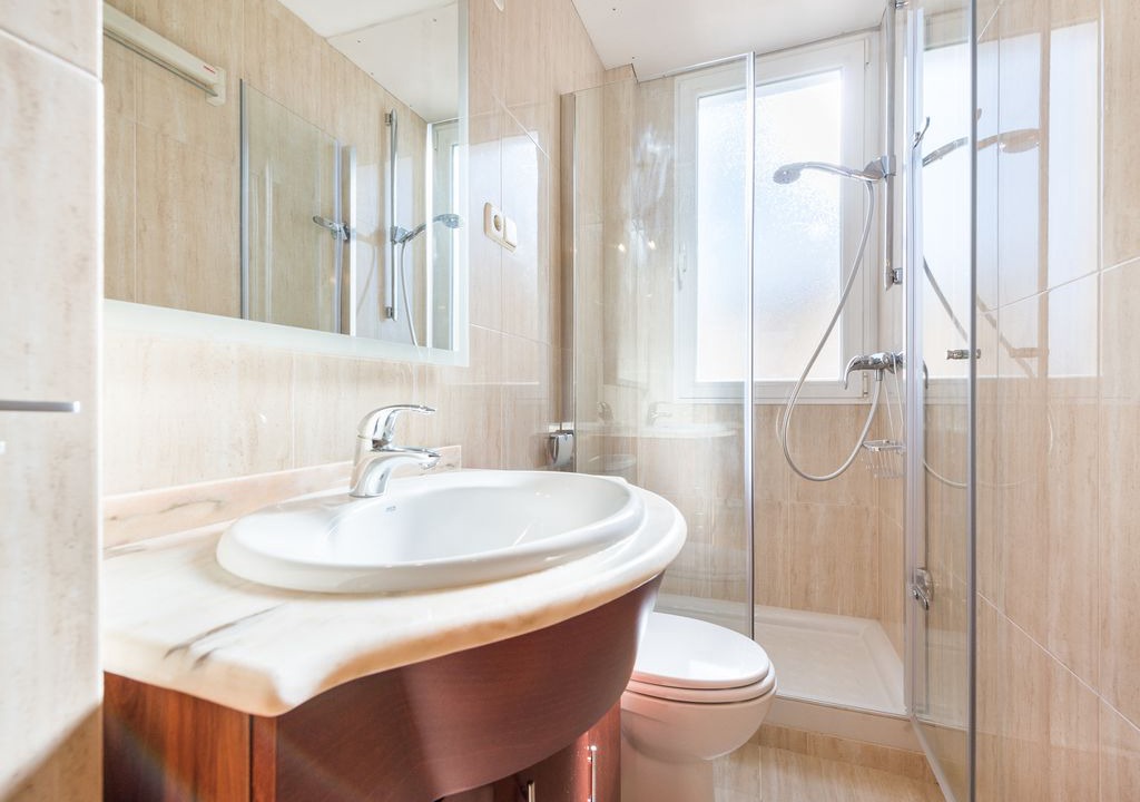Photo of Bathroom in Lista