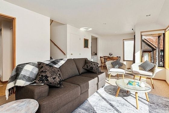Photo of Livingroom in Kelvin Heights
