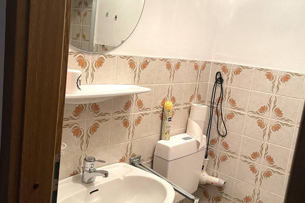 Photo of Bathroom in Runding