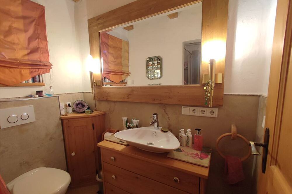 Photo of Bathroom in Amerang