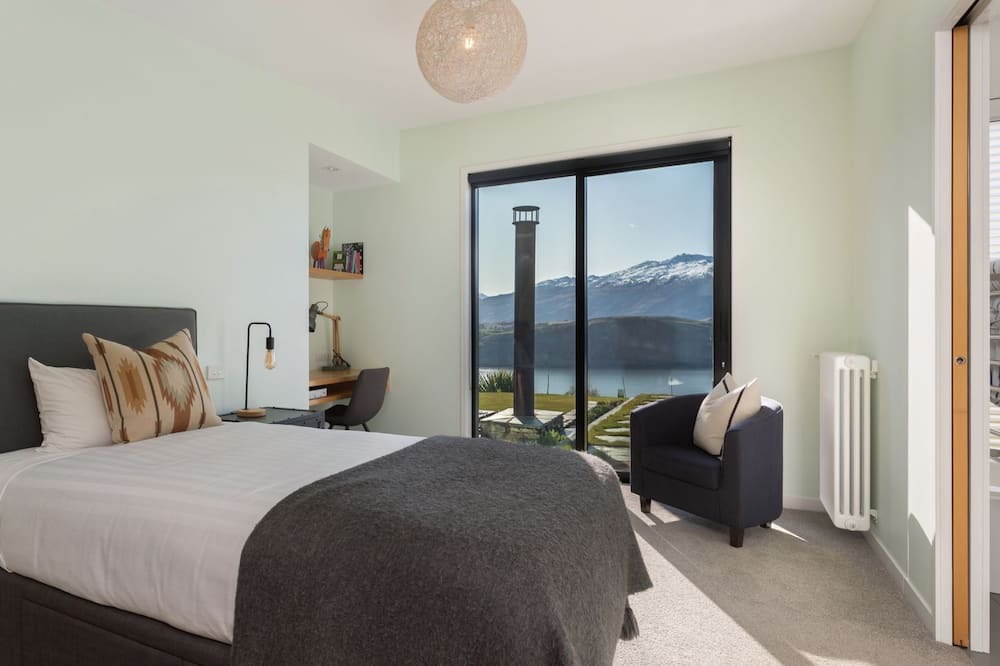 Photo of Bedroom in Lake Hayes