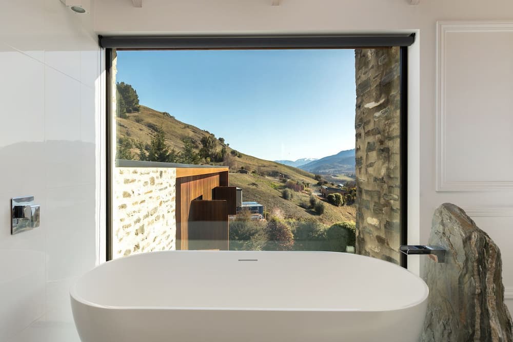 Photo of Bathroom in Lake Hayes
