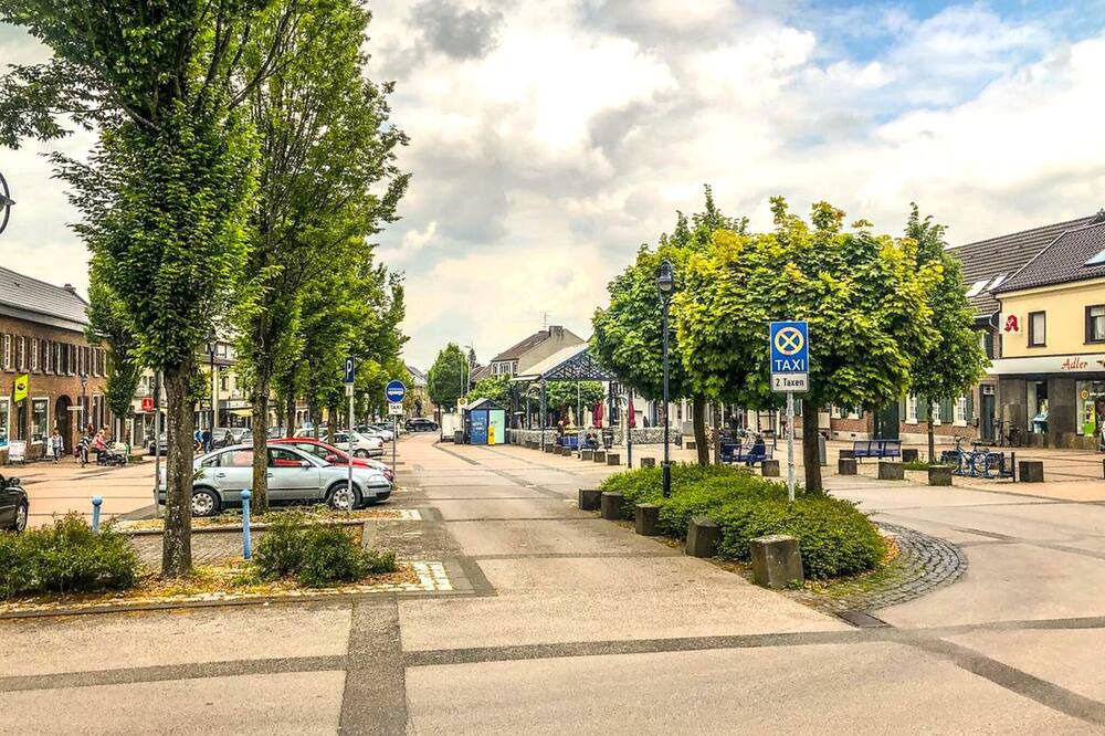 Photo of Others in Juechen