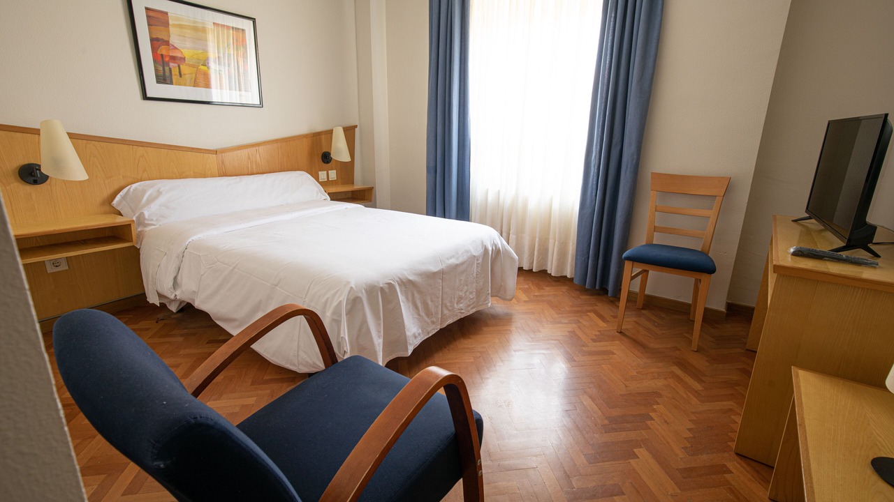 Photo of Bedroom in Penaranda de Bracamonte