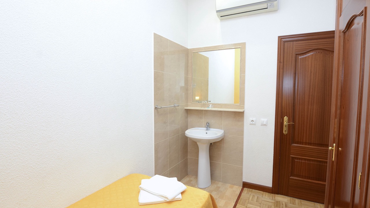 Photo of Bathroom in Literary Quarter