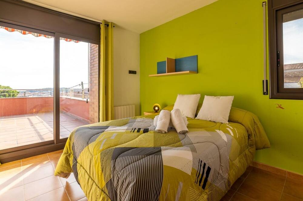 Photo of Bedroom in Palafolls