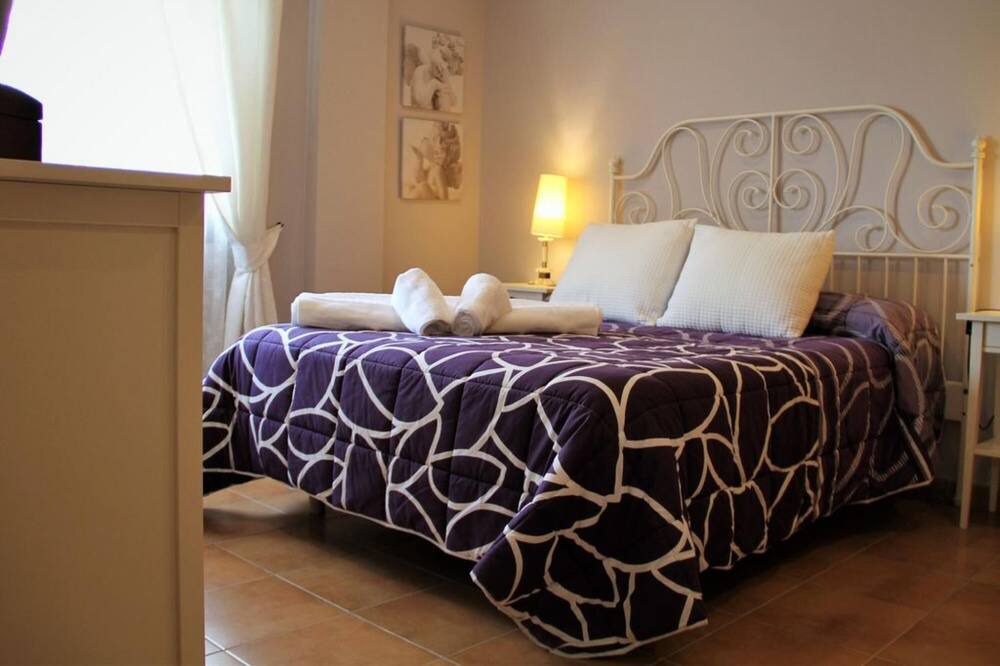 Photo of Bedroom in Palafolls