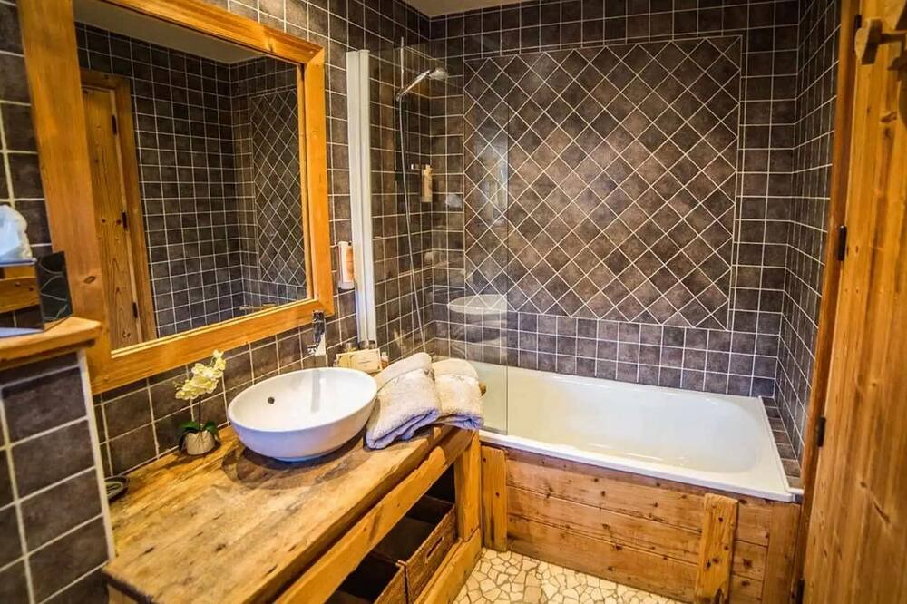 Photo of Bathroom in Farchant