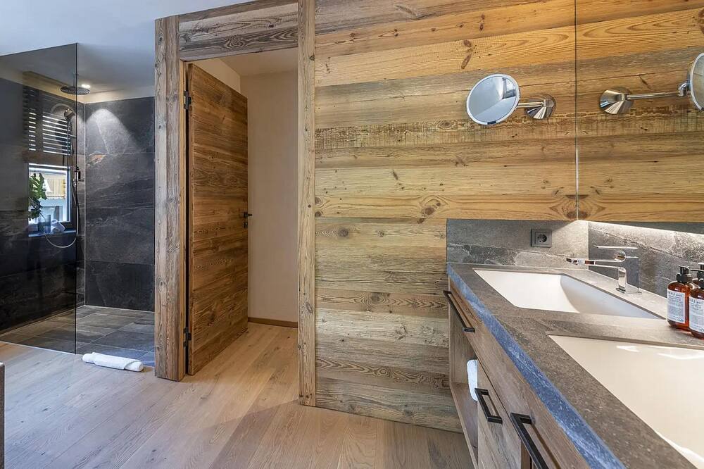 Photo of Bathroom in Farchant