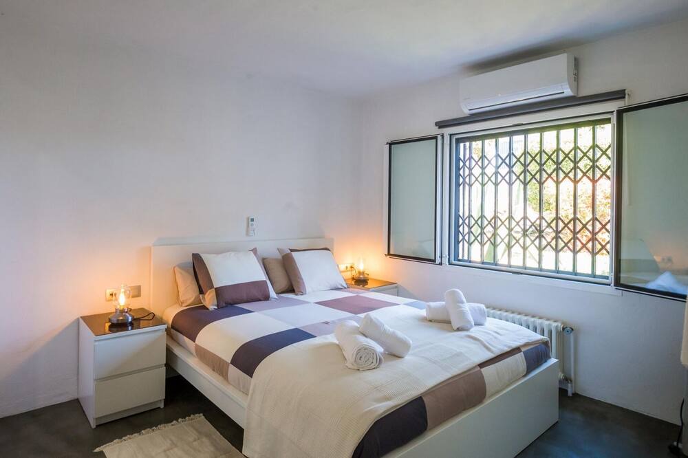 Photo of Bedroom in Vall-Llobrega