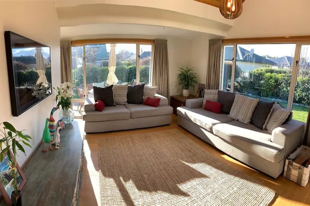 Photo of Livingroom in Frankton
