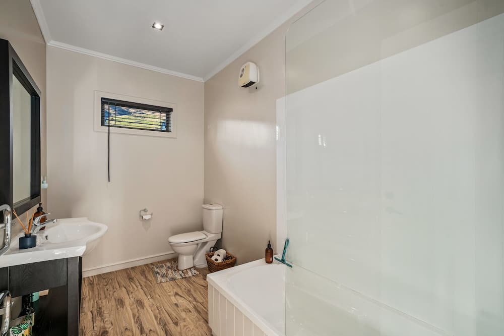 Photo of Bathroom in Cardrona