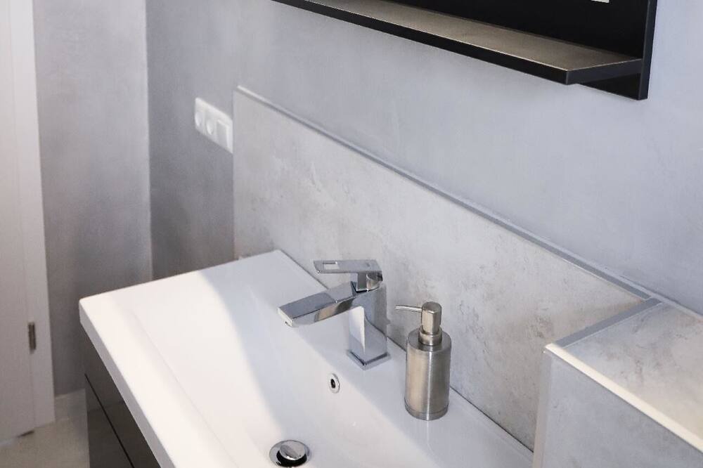 Photo of Bathroom in Sandberg