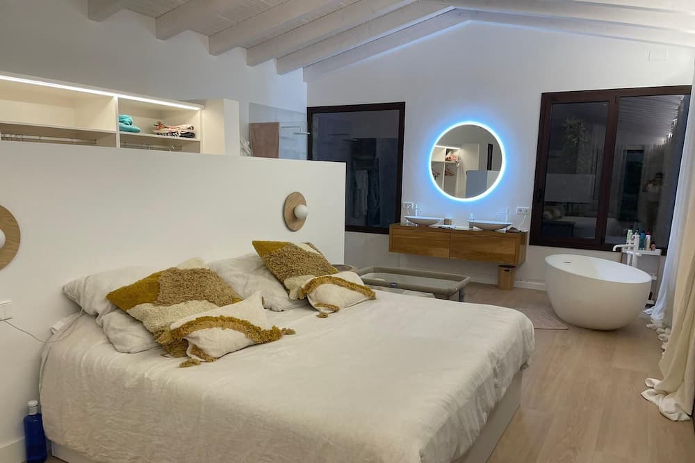 Photo of Bedroom in Vall-Llobrega