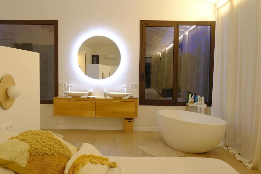 Photo of Bathroom in Vall-Llobrega