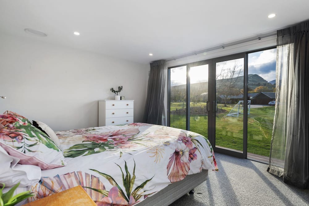 Photo of Bedroom in Lake Hayes