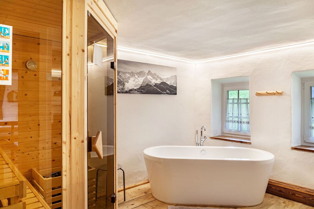 Photo of Bathroom in Anras