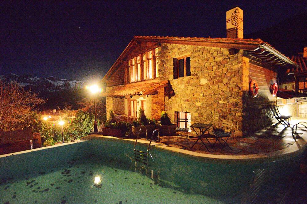 Photo of Outdoor in Tudes