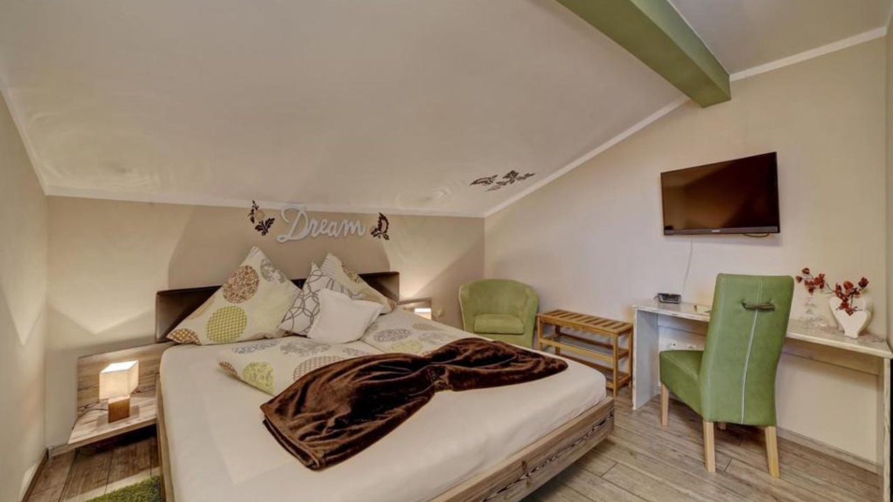 Photo of Bedroom in Regen