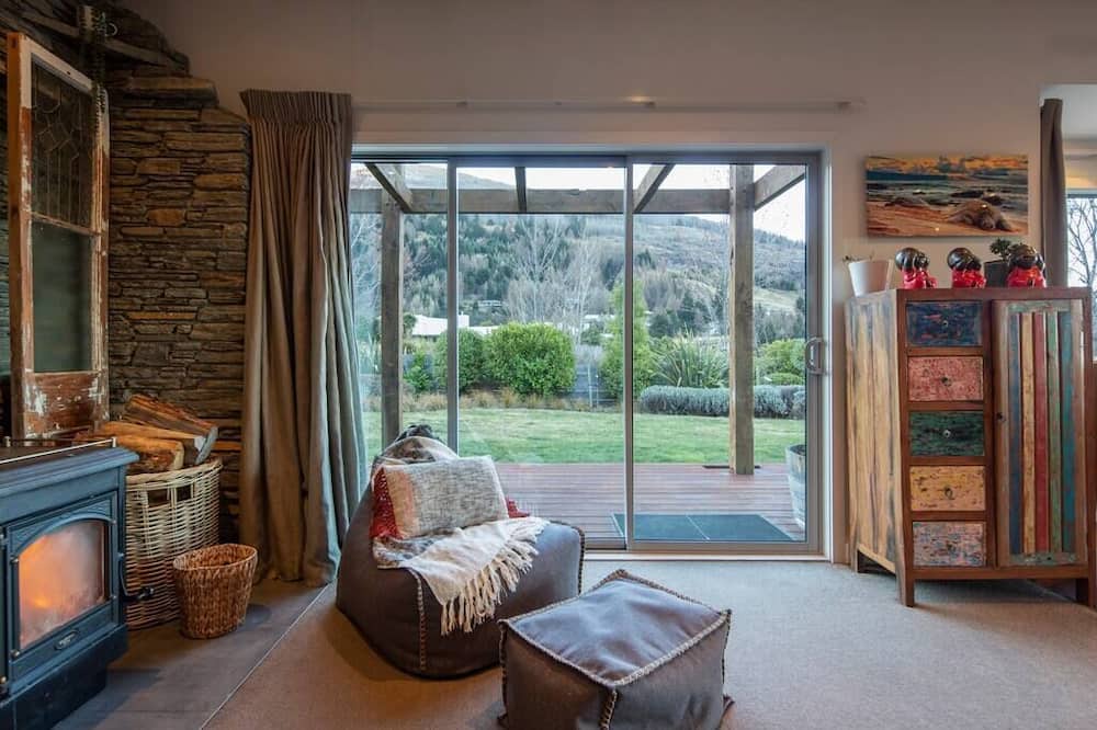 Photo of Livingroom in Arthur's Point