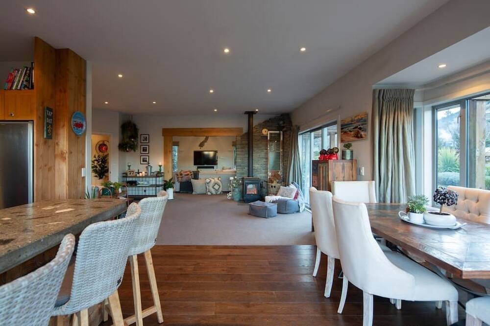 Photo of Livingroom in Arthur's Point