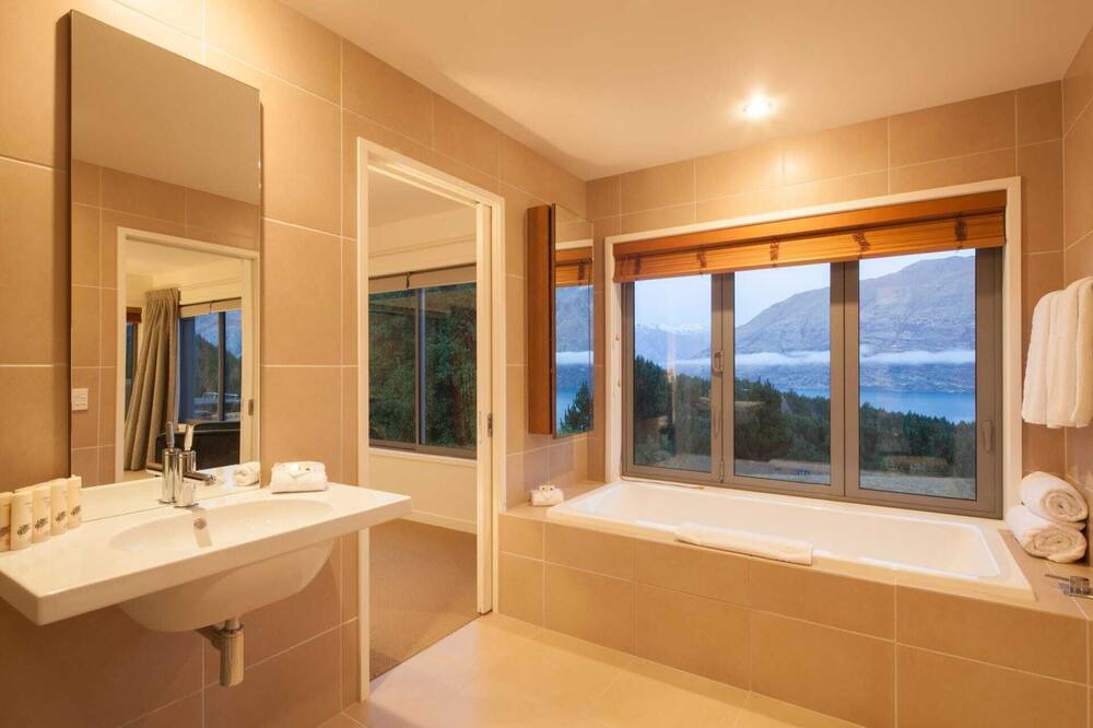 Photo of Bathroom in Closeburn