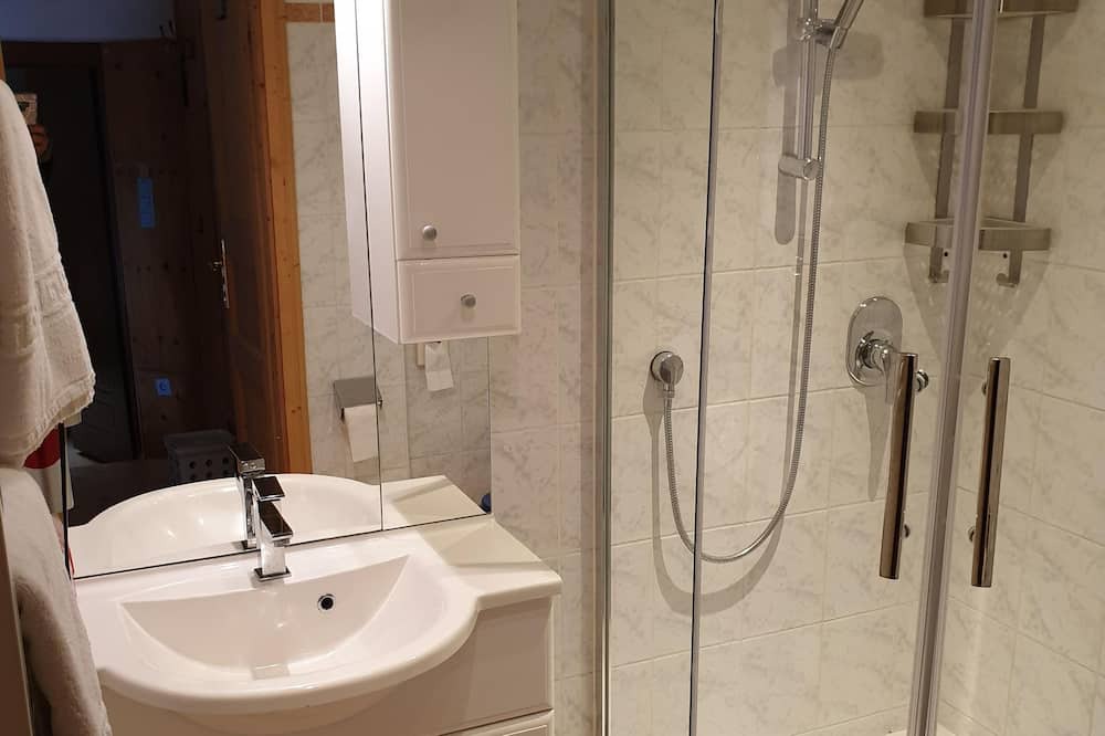 Photo of Bathroom in Mosern