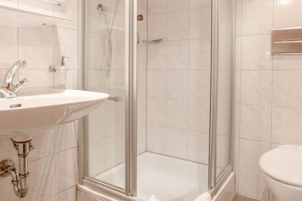 Photo of Bathroom in Graen