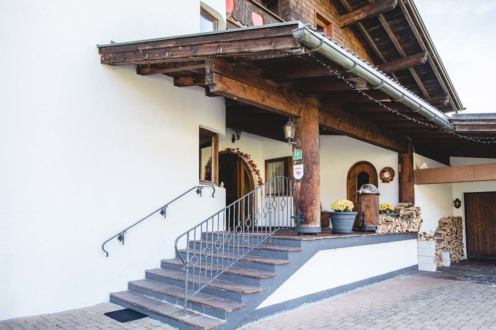 Photo of Outdoor in Graen