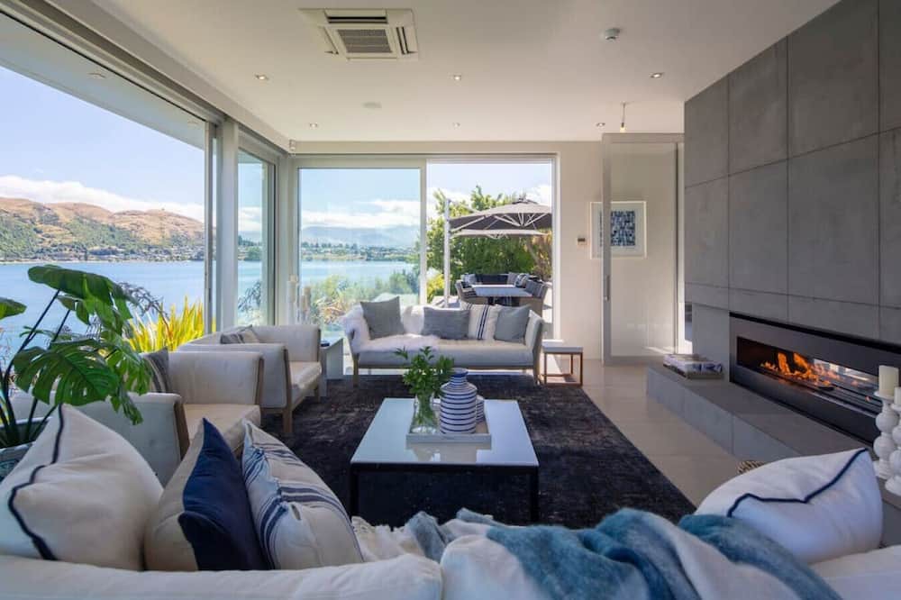 Photo of Livingroom in Kelvin Heights