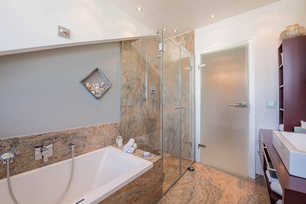 Photo of Bathroom in Berg