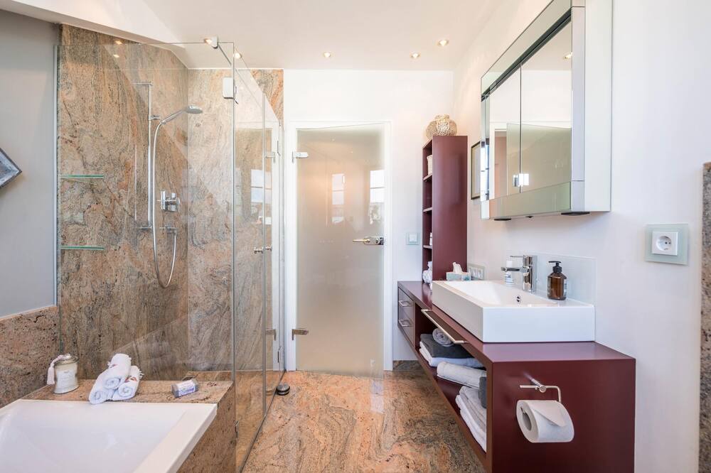 Photo of Bathroom in Berg