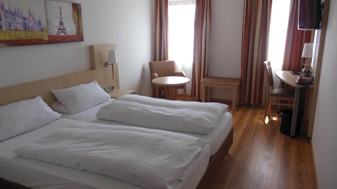 Photo of Bedroom in Rottenberg