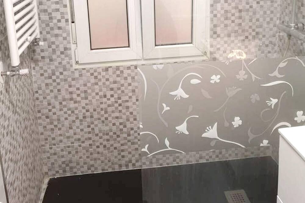Photo of Bathroom in Ciudad Lineal