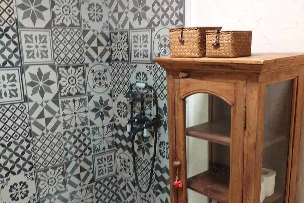 Photo of Bathroom in Ardanue