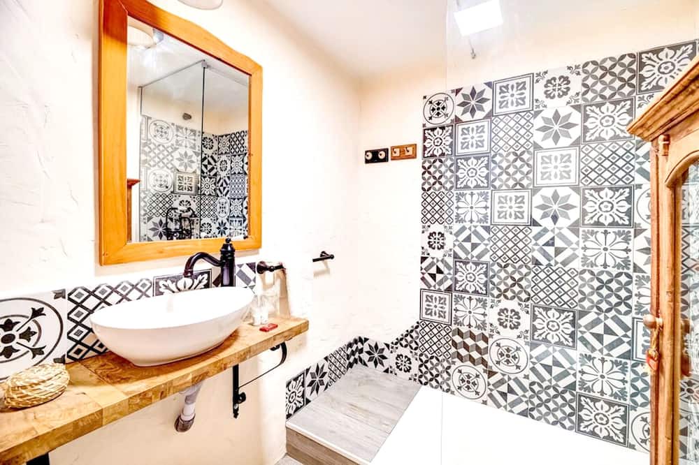 Photo of Bathroom in Ardanue