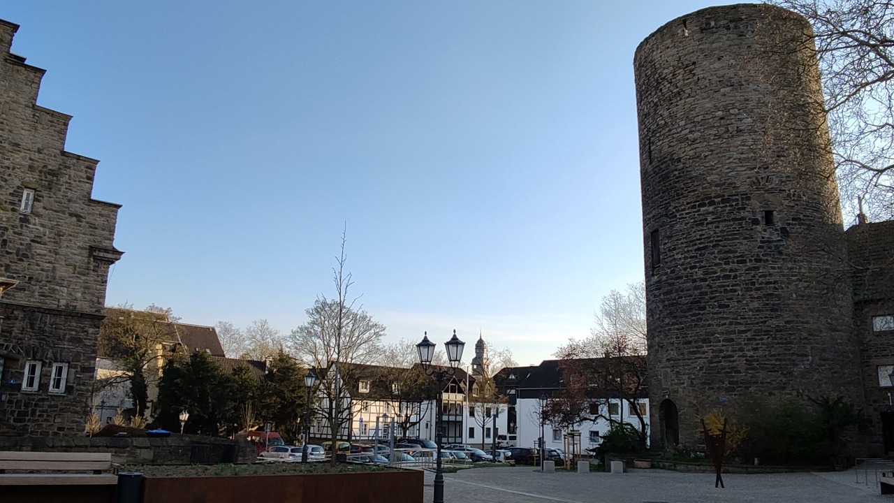 Photo of Others in Alt-Wetter