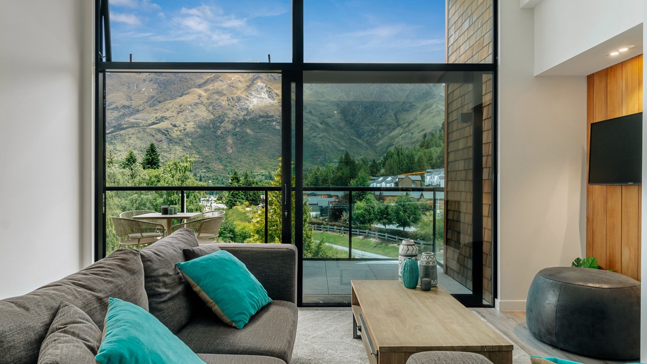Photo of Livingroom in Arthur's Point