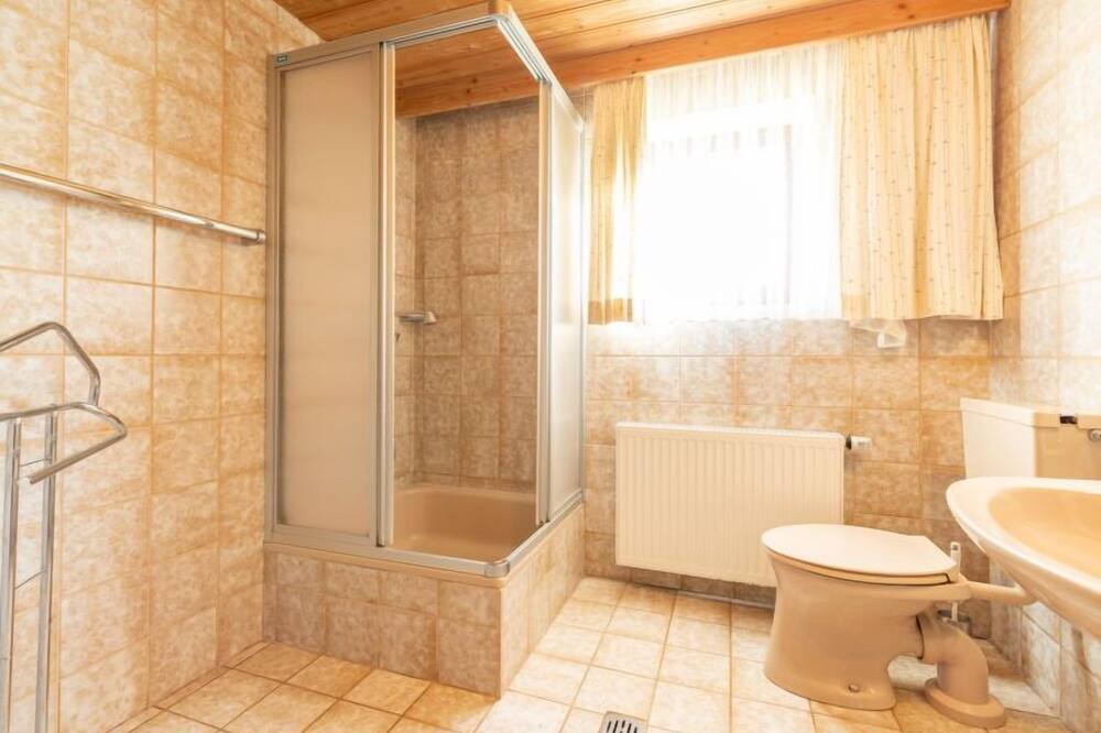 Photo of Bathroom in Arrach