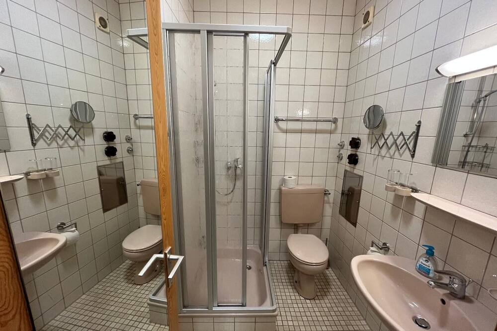 Photo of Bathroom in Frathau