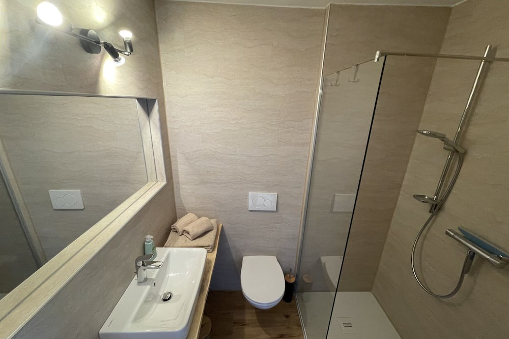 Photo of Bathroom in Erl