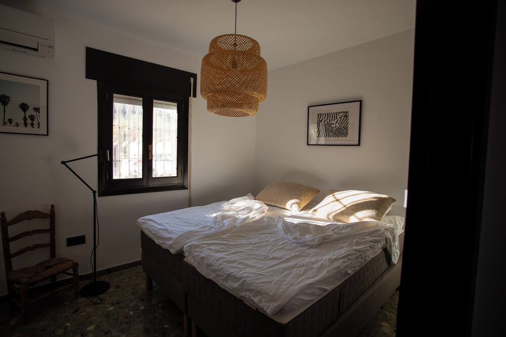 Photo of Bedroom in Almogia