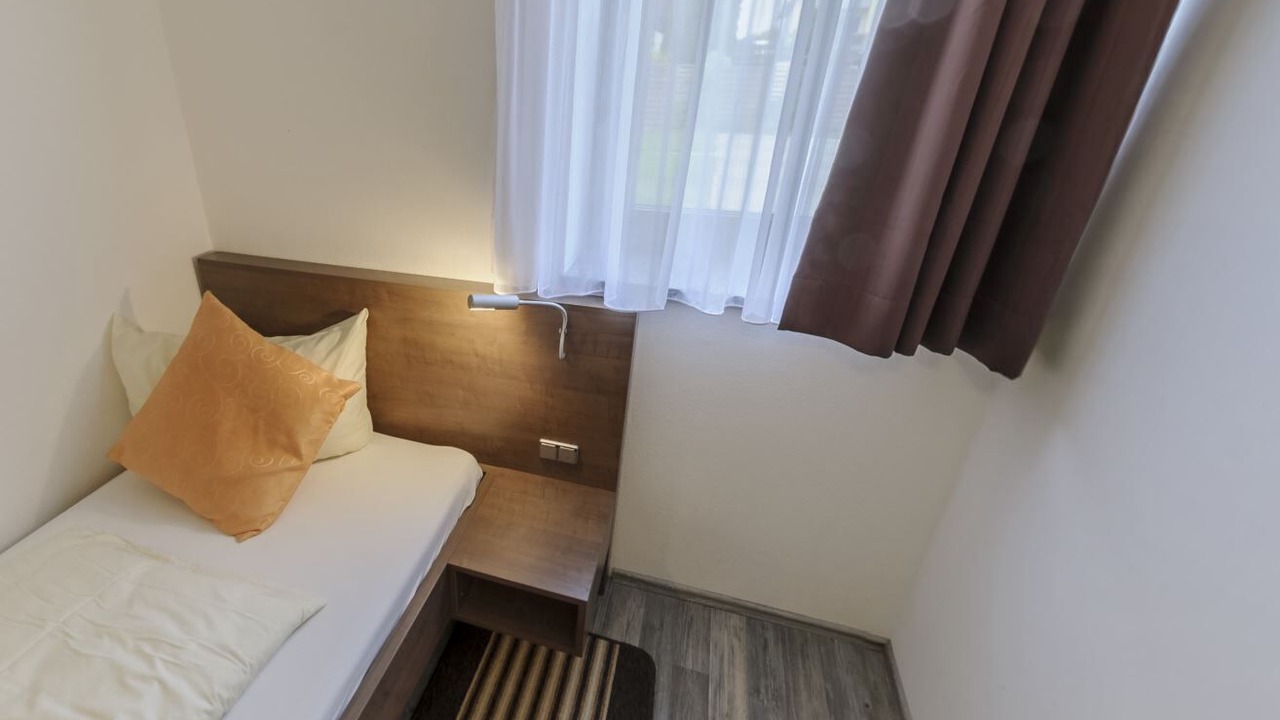 Photo of Bedroom in Niederaichbach